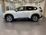 Used 2023 Nissan Rogue SV image 2