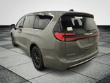 New 2025 Chrysler Pacifica Select image 4