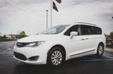 Used 2018 Chrysler Pacifica Touring-L image 2
