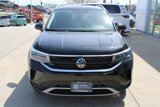 Certified 2024 Volkswagen Taos SE w/ Black Wheel Package image 2