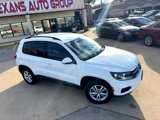 Used 2016 Volkswagen Tiguan S image 3