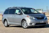 Used 2017 Toyota Sienna XLE image 2