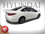 Used 2017 Toyota Camry SE image 3