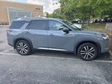 Used 2023 Nissan Pathfinder Platinum image 3
