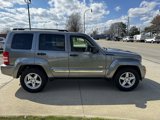 Used 2012 Jeep Liberty Sport image 4