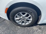 Used 2022 Chrysler Pacifica Touring-L image 3