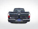 Used 2021 Nissan Titan SV w/ SV Convenience Package image 4
