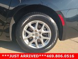 Used 2022 Chrysler Voyager LX image 3
