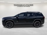 Used 2021 GMC Acadia AT4 image 2