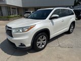 Used 2014 Toyota Highlander XLE image 2