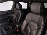 Certified 2025 Porsche Macan S image 5
