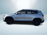 Certified 2022 Volkswagen Taos SE w/ Panoramic Sunroof Package image 3