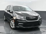 New 2026 Chrysler Pacifica Select image 2