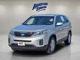 Used 2015 Kia Sorento LX image 2