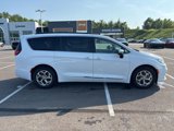 Used 2023 Chrysler Pacifica Limited image 2