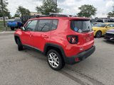 Used 2017 Jeep Renegade Latitude image 2