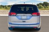 Used 2020 Chrysler Pacifica Touring-L image 4