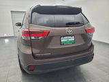 Used 2019 Toyota Highlander LE image 6