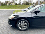 Used 2017 Toyota Camry SE image 2
