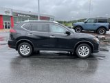 Used 2019 Nissan Rogue SV image 2