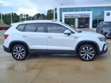 Certified 2022 Volkswagen Taos SE image 4
