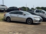Used 2017 Toyota Avalon XLE Plus image 2