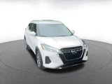 Used 2024 Nissan Kicks SV image 3
