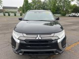 Used 2020 Mitsubishi Outlander SE image 2