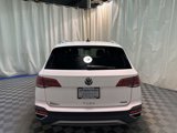 Certified 2022 Volkswagen Taos SEL w/ Panoramic Sunroof Package image 5