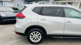 Used 2017 Nissan Rogue SV image 6