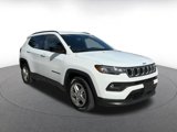 Used 2023 Jeep Compass Latitude image 3