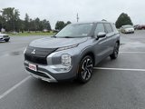 Used 2023 Mitsubishi Outlander SE image 3