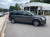 Used 2017 Dodge Grand Caravan SE image 2