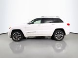 Used 2017 Jeep Grand Cherokee Overland image 4