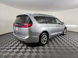 Used 2021 Chrysler Pacifica Limited image 4