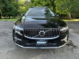 Certified 2022 Volvo XC60 B5 Inscription w/ Climate Package image 3