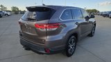 Used 2017 Toyota Highlander Plus image 5