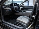 Used 2022 Toyota Camry SE image 4