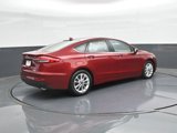 Used 2019 Ford Fusion SE image 2