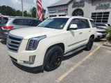 Used 2015 Cadillac Escalade Luxury image 3