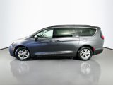 Used 2021 Chrysler Pacifica Touring-L image 4