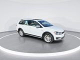 Used 2017 Volkswagen Golf Alltrack image 2