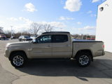 Used 2016 Toyota Tacoma Limited image 2