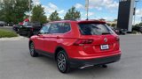 Used 2019 Volkswagen Tiguan SE w/ Panoramic Sunroof Package image 5