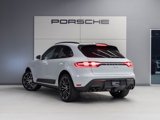 Certified 2024 Porsche Macan image 3