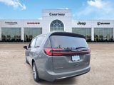 New 2025 Chrysler Pacifica Select image 3