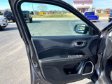 Used 2018 Jeep Compass Latitude image 3