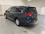 Used 2020 Chrysler Pacifica Touring-L image 6