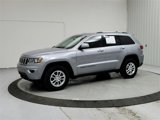 Used 2020 Jeep Grand Cherokee Laredo image 3