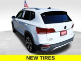 Used 2022 Volkswagen Taos SEL image 3